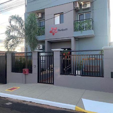 Flor Que Ri - Flats Mobiliados Na Melhor Localizacao Олимпия Экстерьер фото