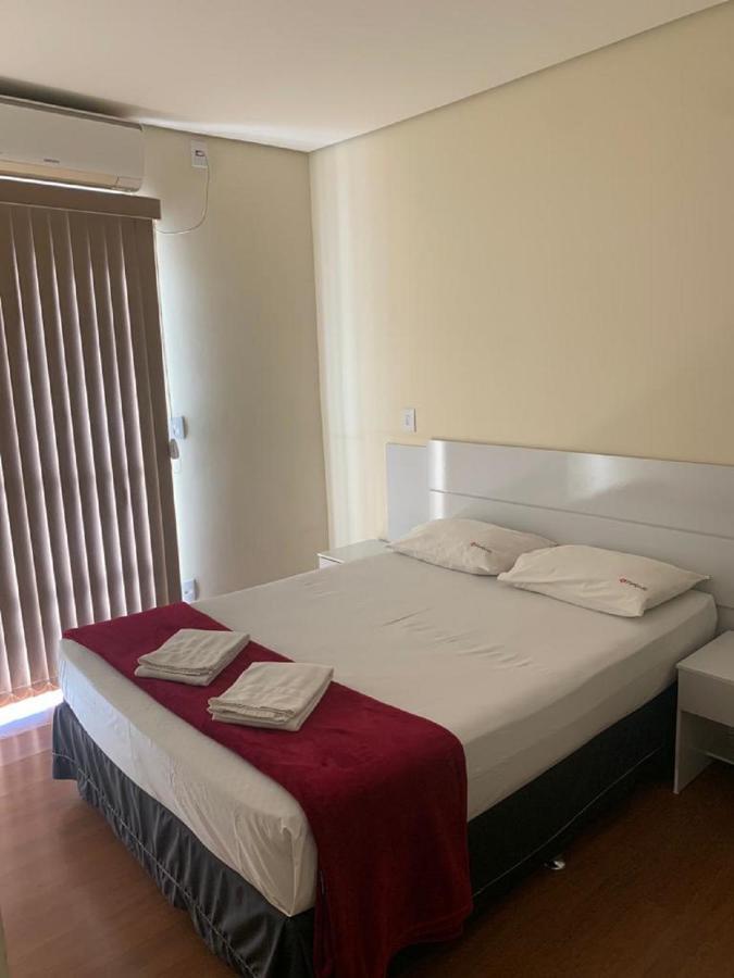 Flor Que Ri - Flats Mobiliados Na Melhor Localizacao Олимпия Экстерьер фото